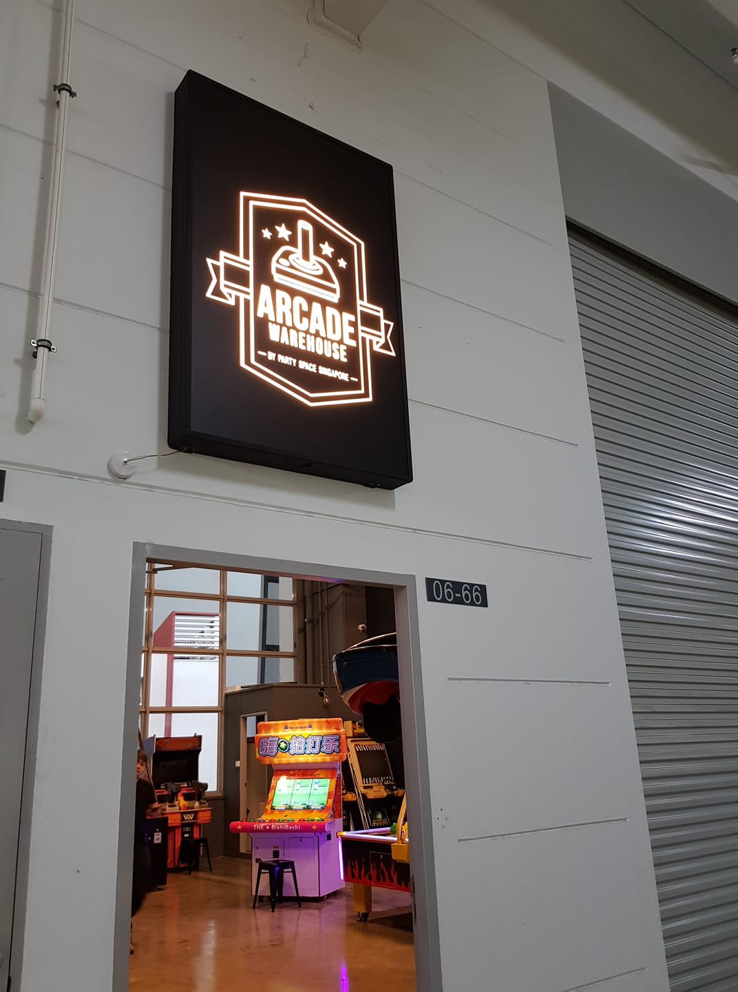 Arcade Warehouse Signage