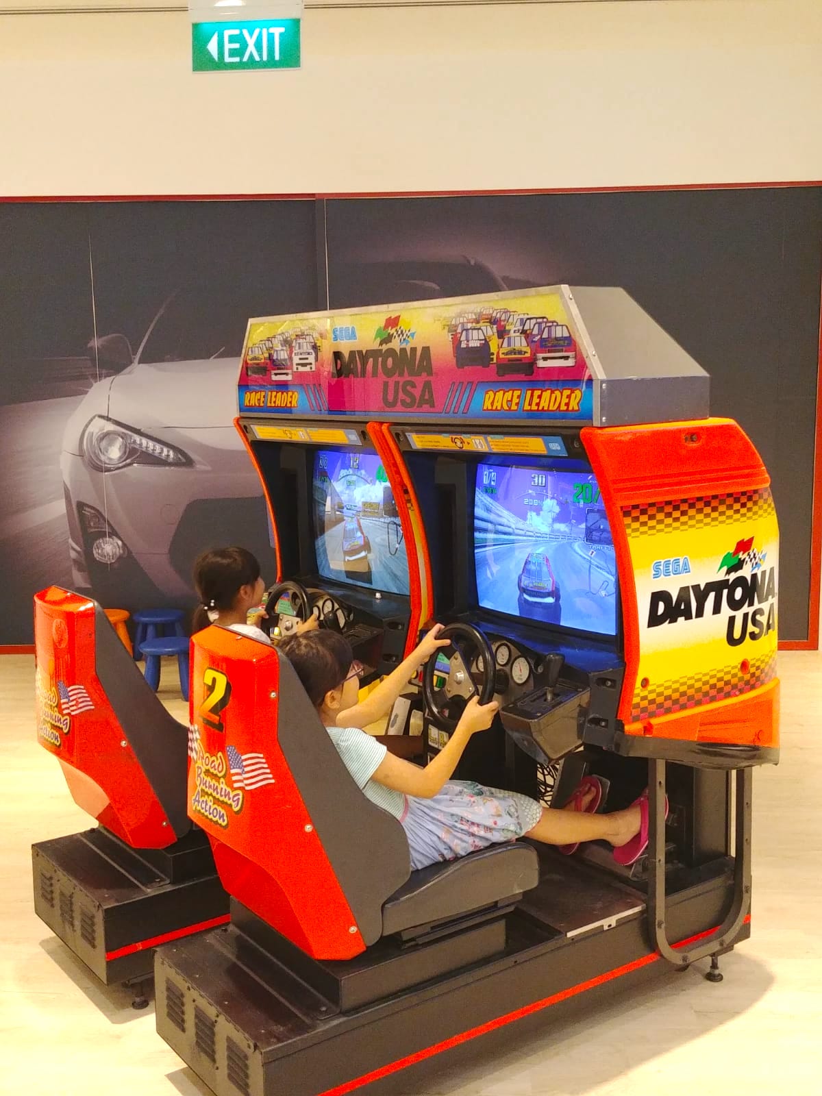 Arcade Daytona Machine Rental