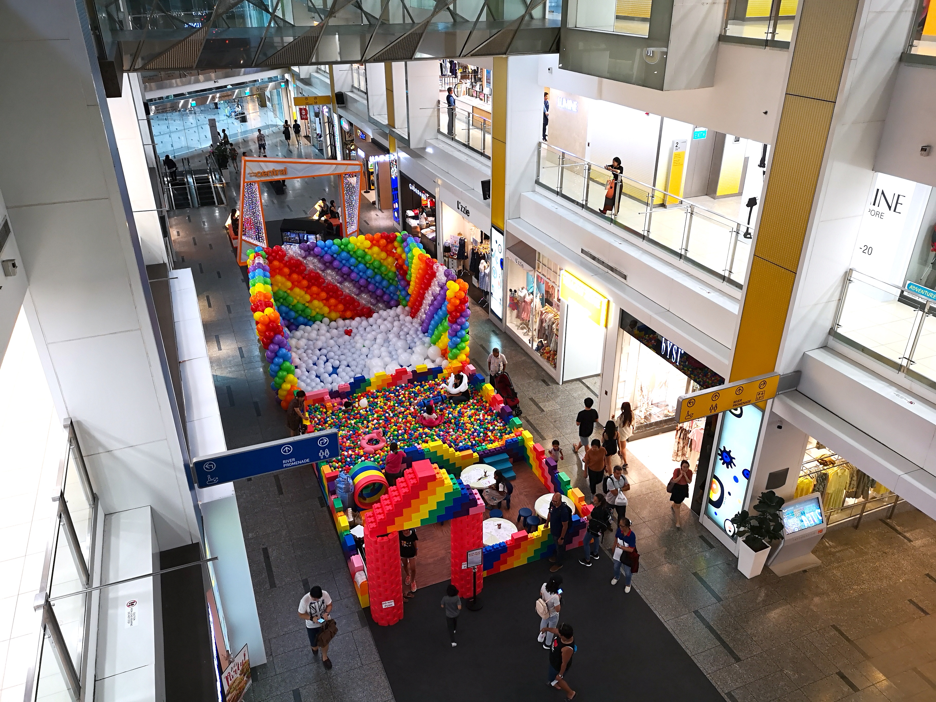 Rainbow Paradise Central Mall