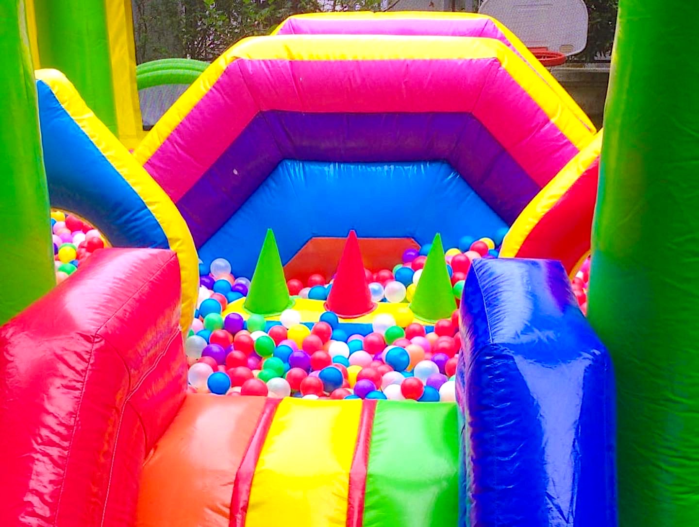 Bouncy Castle with ball pit